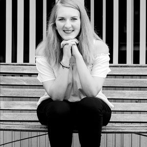 Meet your Posher, Lauryn